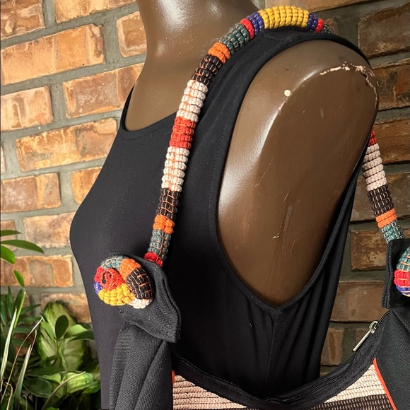 BNWT BU ZHI YUN PURSE.  HOBO STYLE BAG WITH LOTS OF STORAGE SPACE! GREAT DEAL!!! - Picture 4 of 14